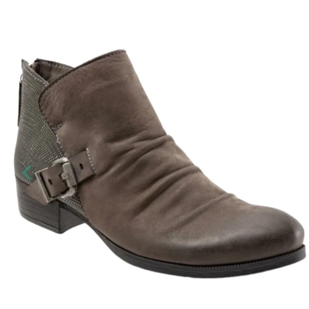 Bueno "NWOB" Maude Grey/Brown Nubuck Snake Embossed Boots Size 7.5